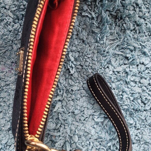 Dooney & Bourkey Wristlet - Picture 4 of 9